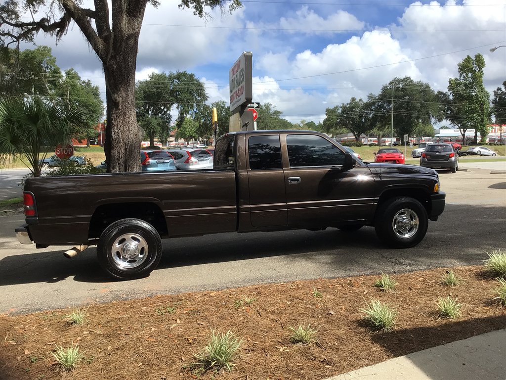 2001 Dodge Ram 2500 - $19,799
