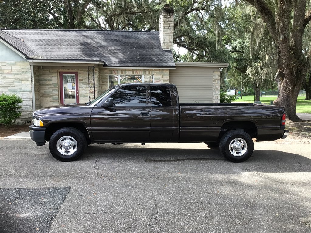 2001 Dodge Ram 2500 - $19,799