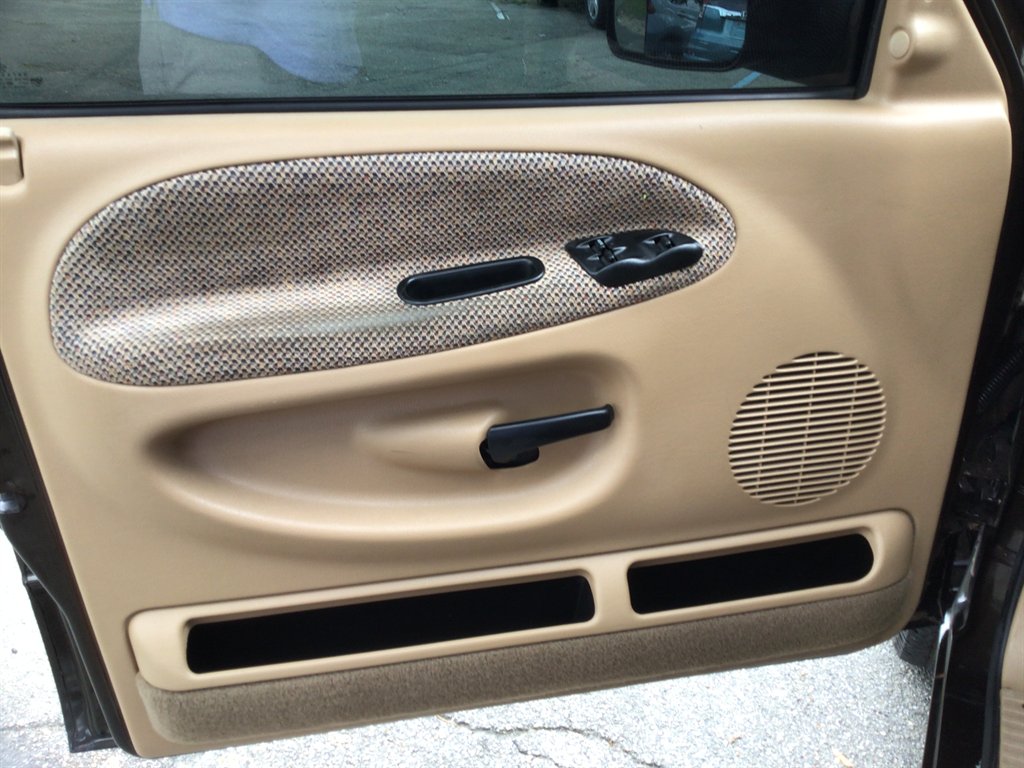 2001 Dodge Ram 2500 - $19,799