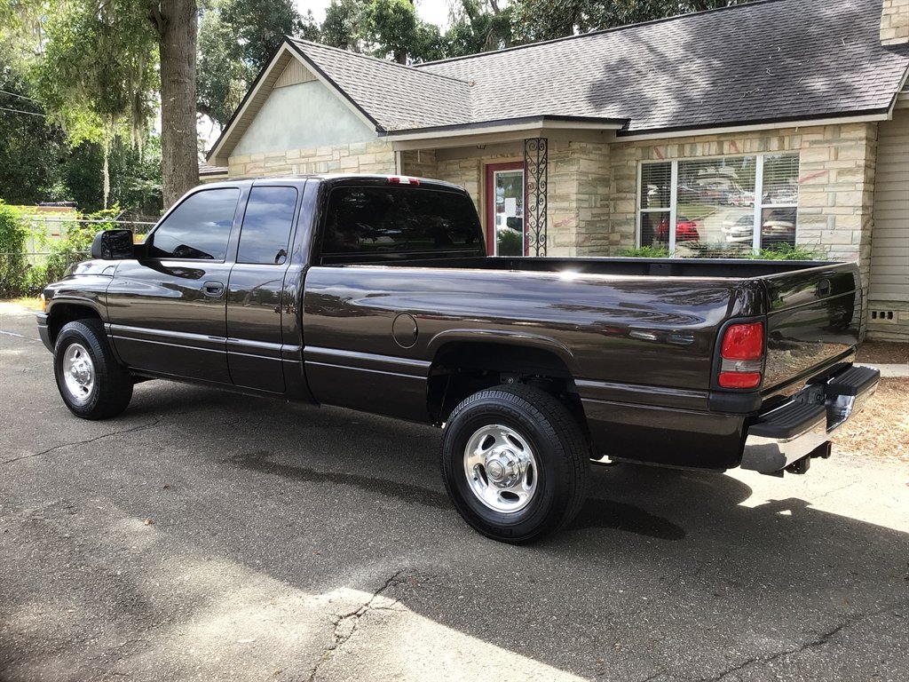 2001 Dodge Ram 2500 - $19,799