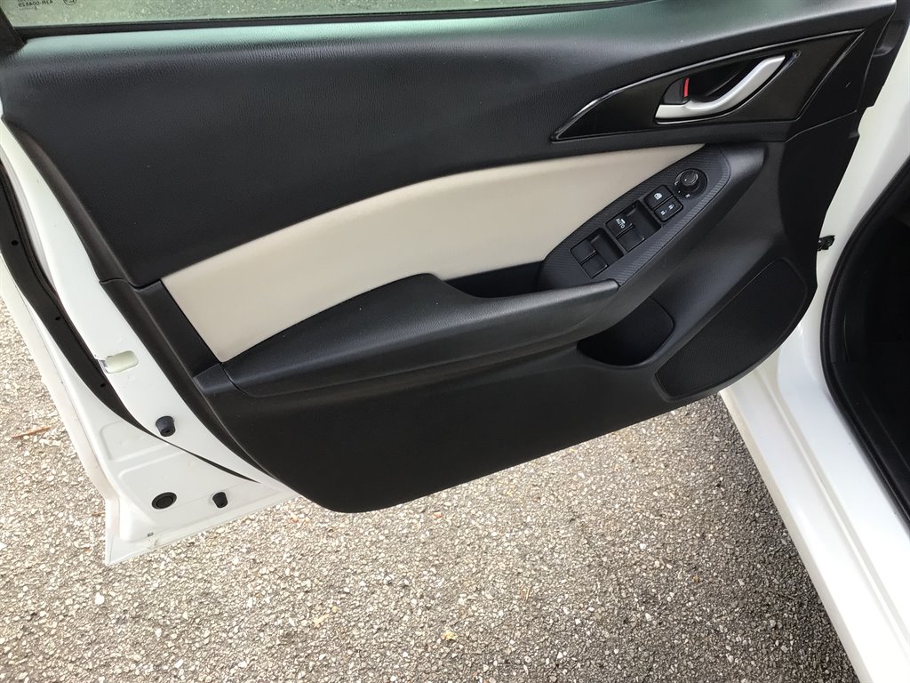 2016 MAZDA MAZDA3 - $16,995