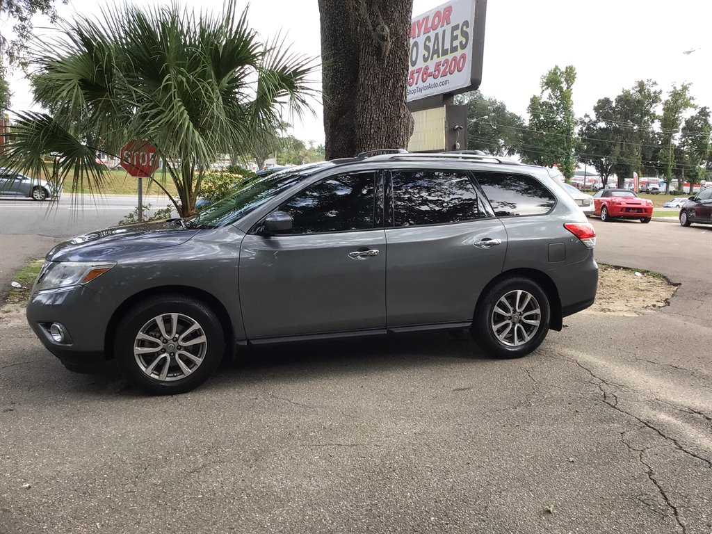 2015 Nissan Pathfinder - $8,995