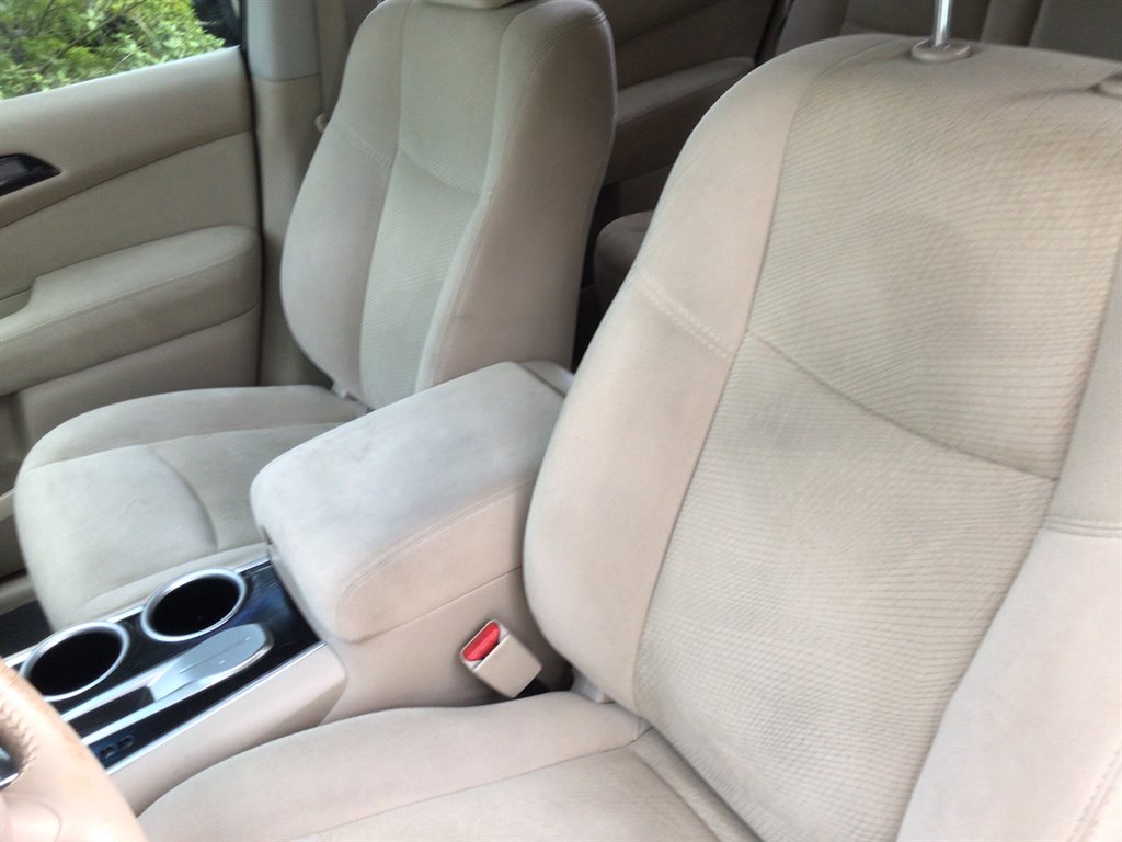 2015 Nissan Pathfinder - $8,995