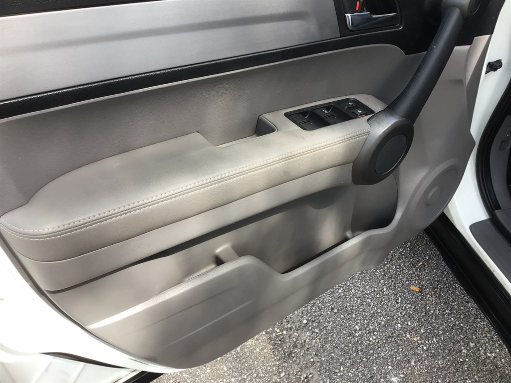 2011 Honda CR-V - $15,995