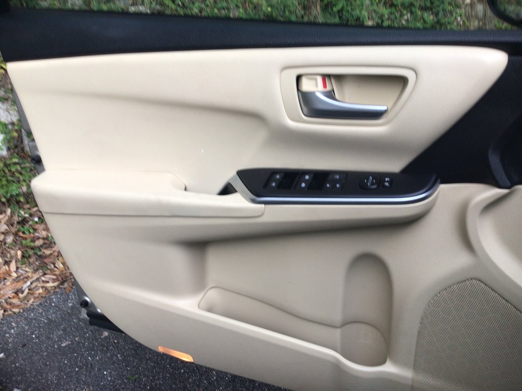 2016 Toyota Camry - $11,995