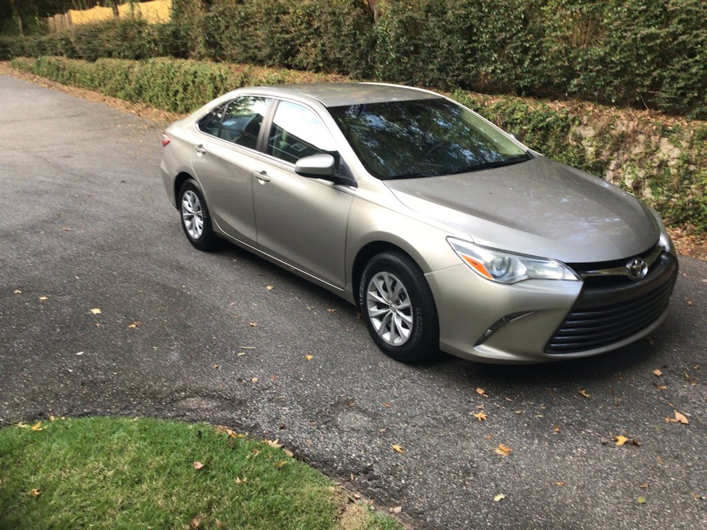 2016 Toyota Camry - $11,995