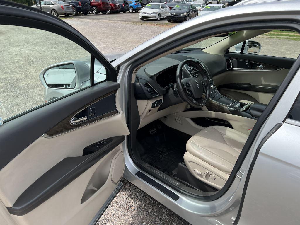 2017 Lincoln MKX - $8,995