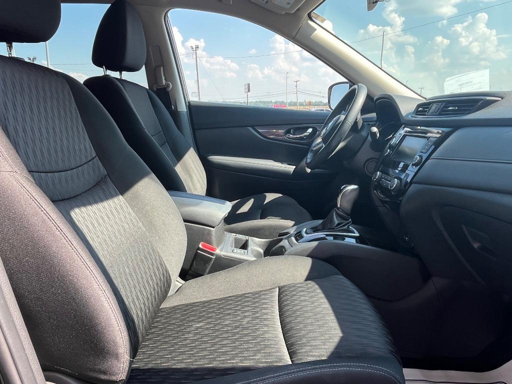 2019 Nissan Rogue - $17,900