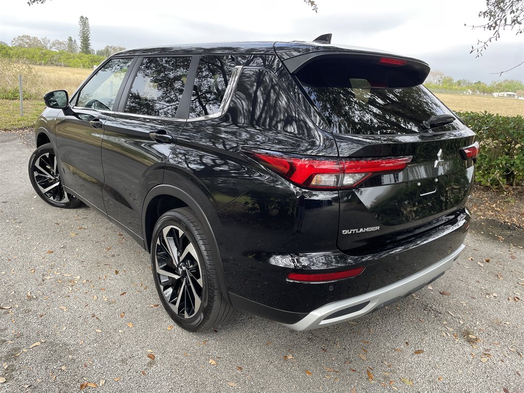 2024 Mitsubishi Outlander