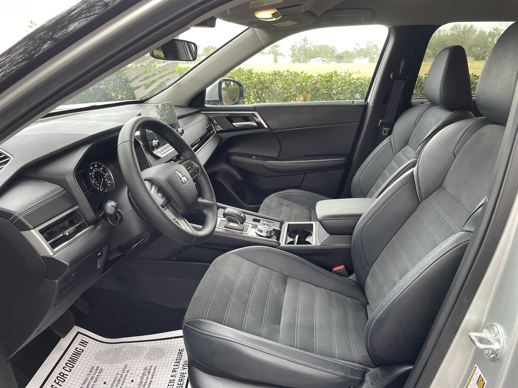 2024 Mitsubishi Outlander