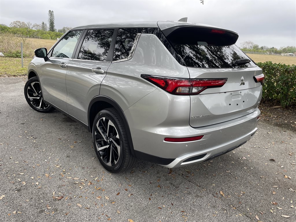 2024 Mitsubishi Outlander