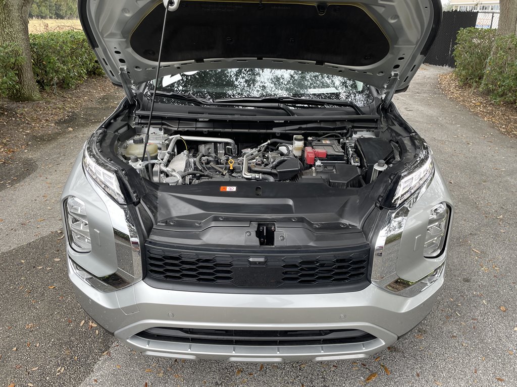 2024 Mitsubishi Outlander