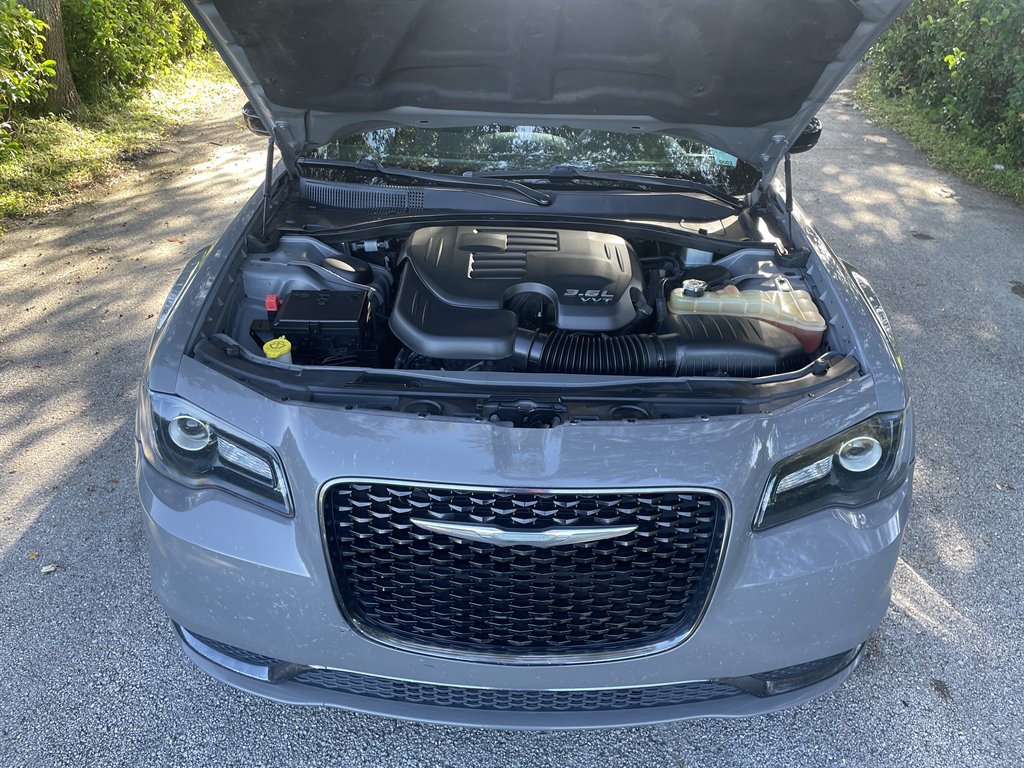 2018 Chrysler 300