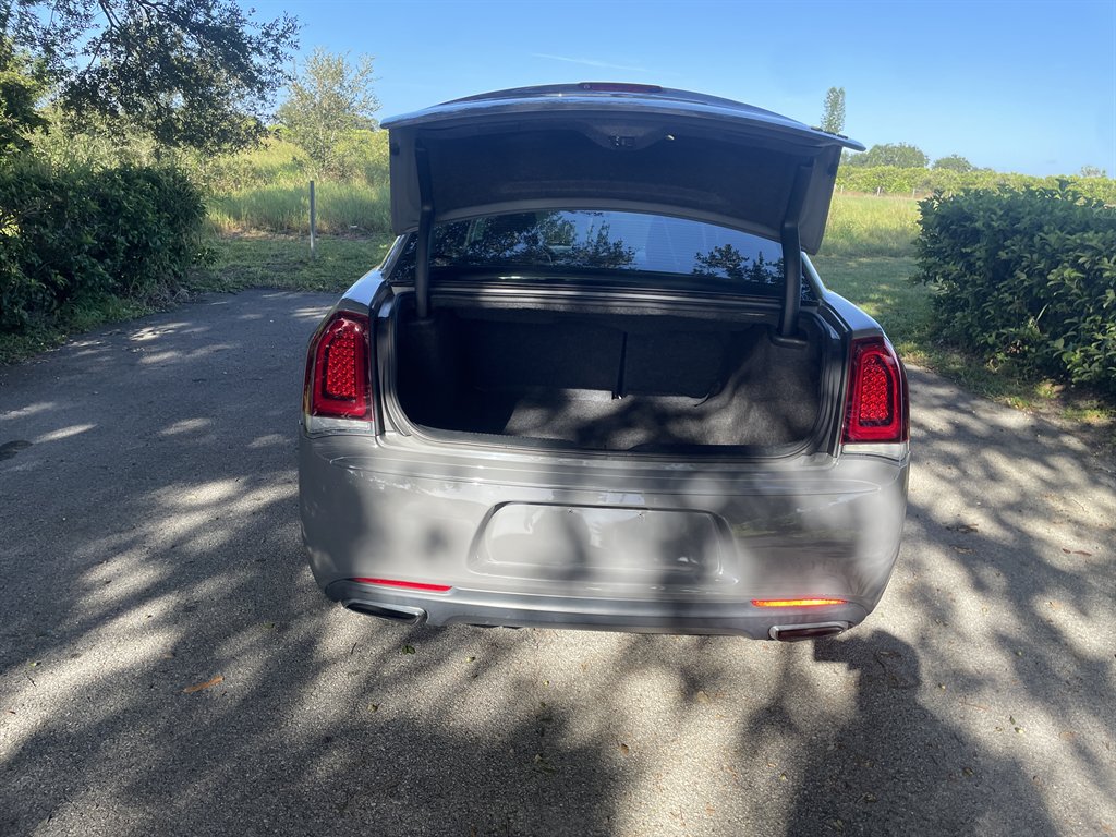 2018 Chrysler 300