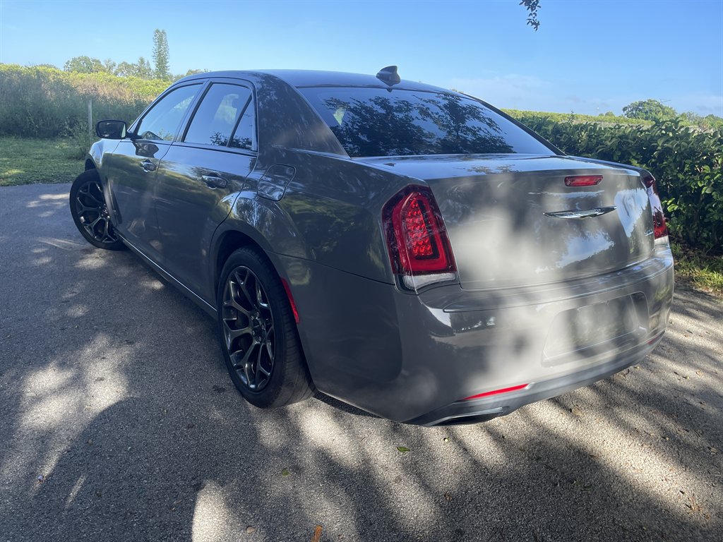 2018 Chrysler 300