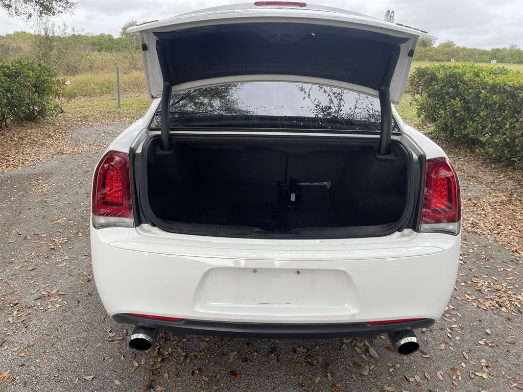 2019 Chrysler 300