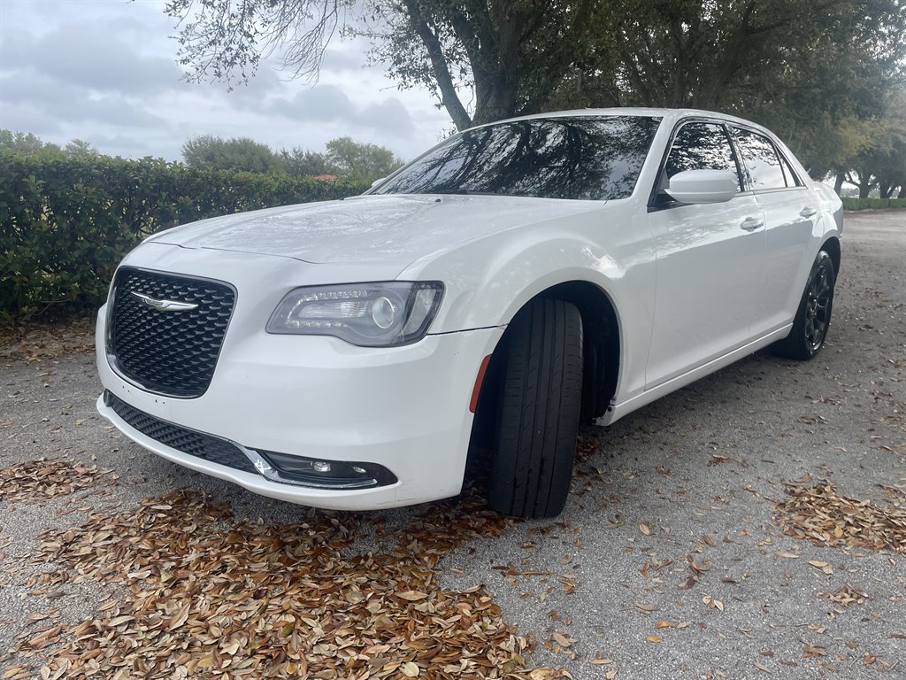 2019 Chrysler 300