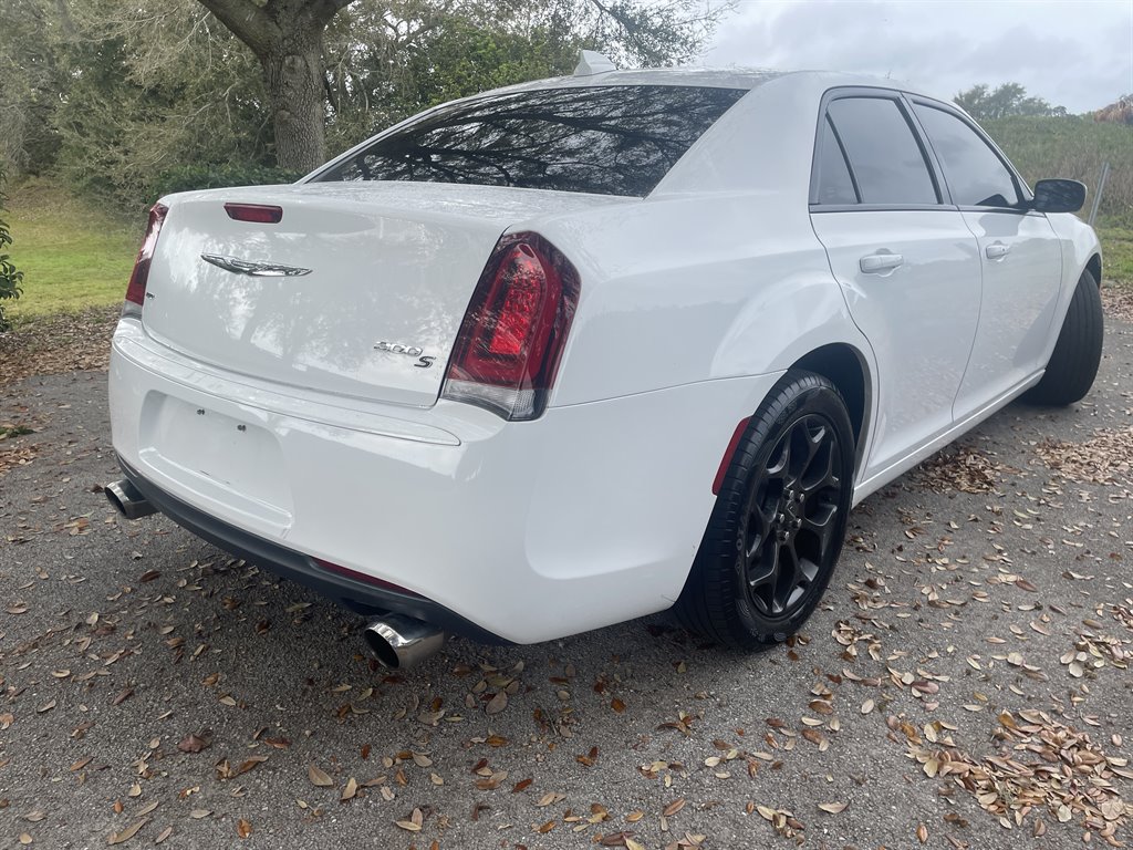 2019 Chrysler 300
