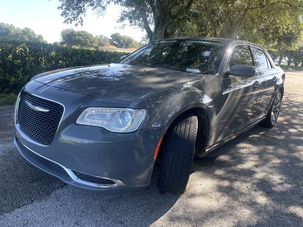 2019 Chrysler 300