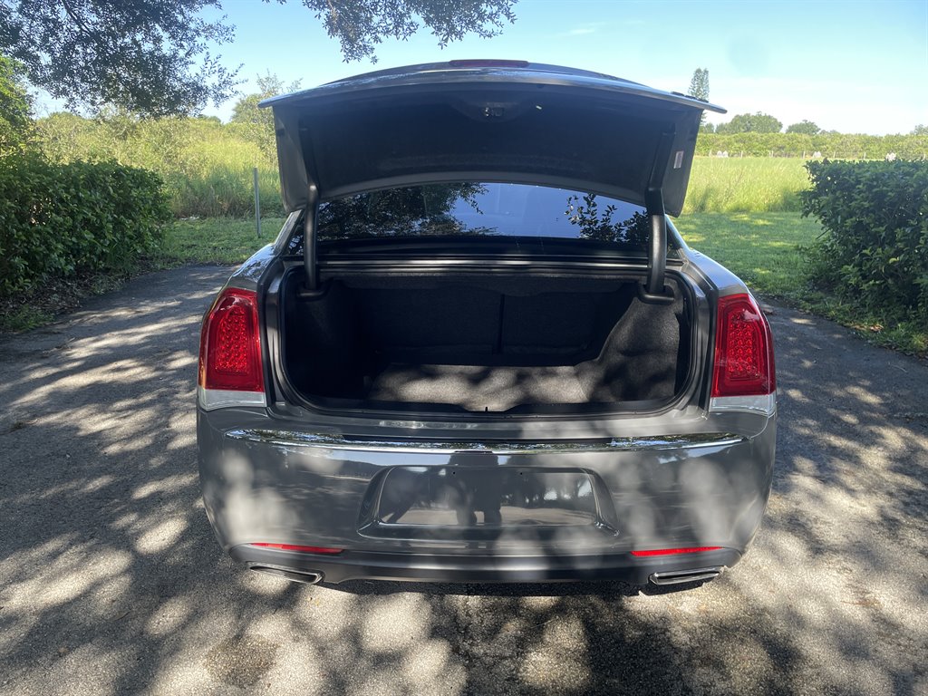 2019 Chrysler 300