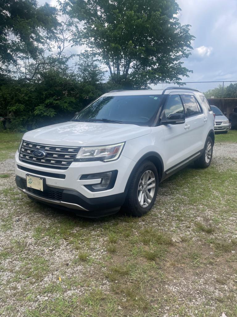 2017 Ford Explorer Xlt 4d Suv  photo