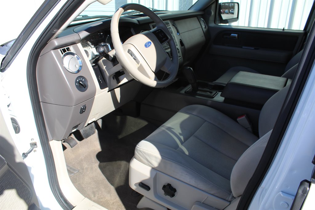 2011 Ford Expedition - $8,000