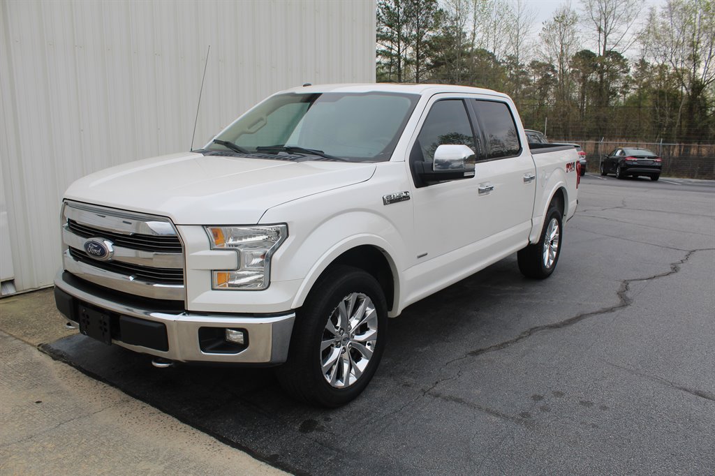 The 2016 Ford F150 Lariat photos