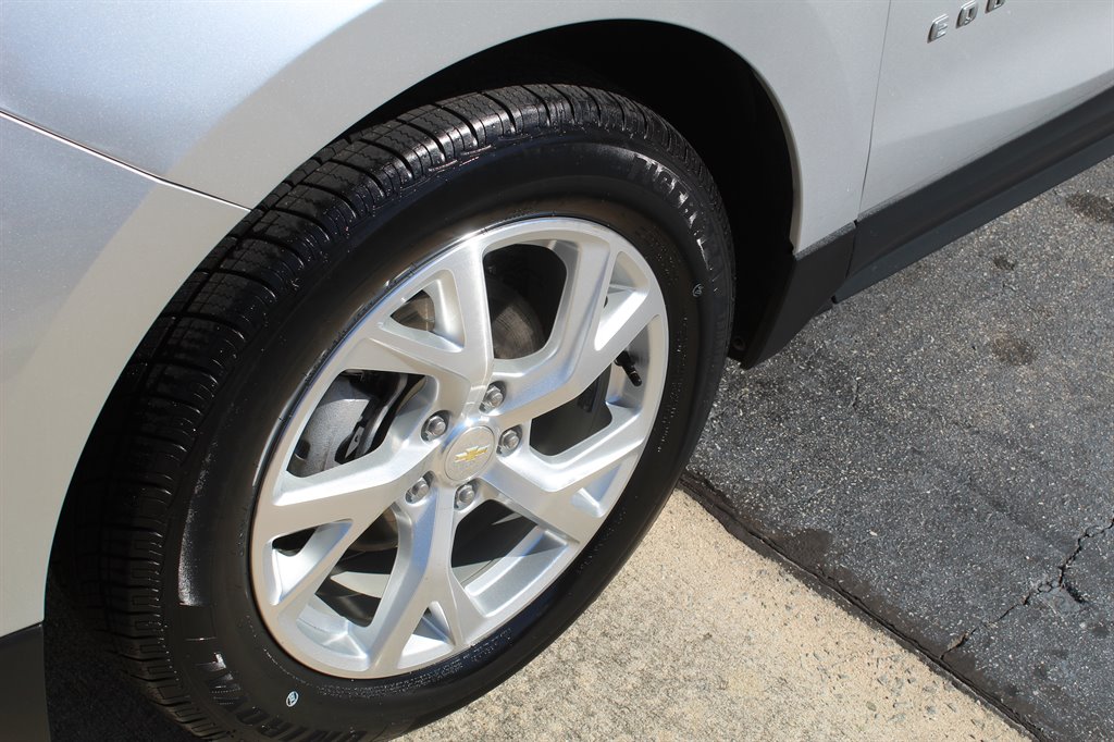 2020 Chevrolet Equinox LT photo
