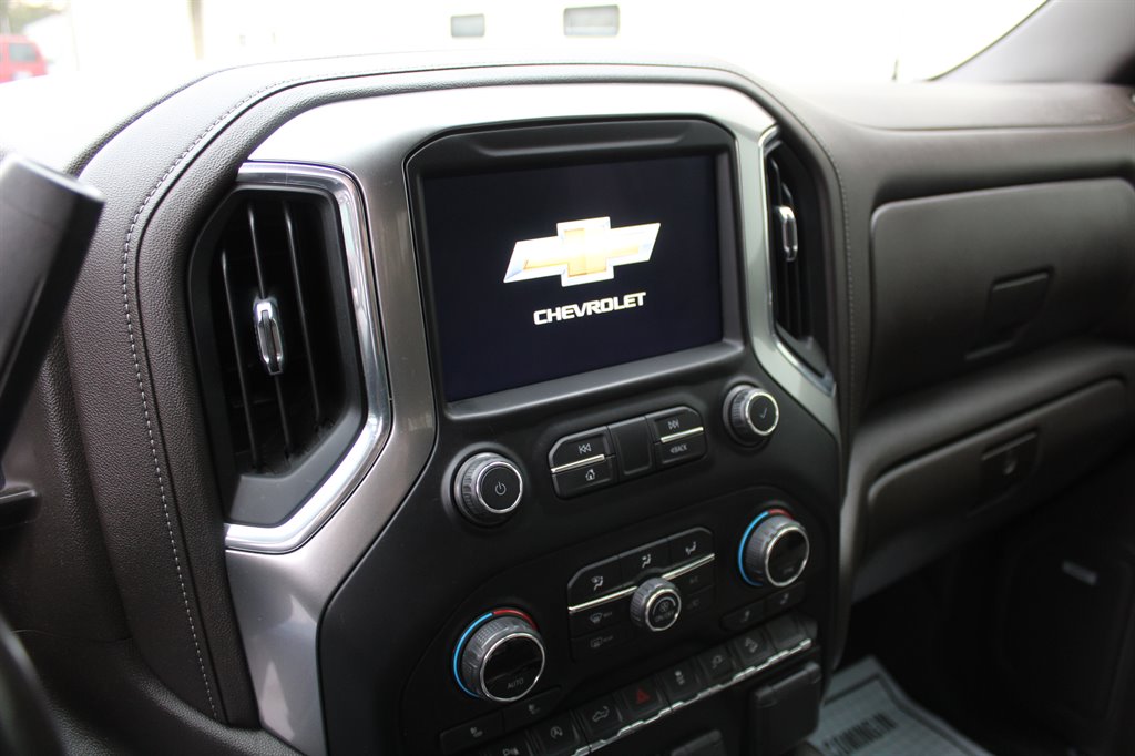2021 Chevrolet Silverado 1500 RST photo