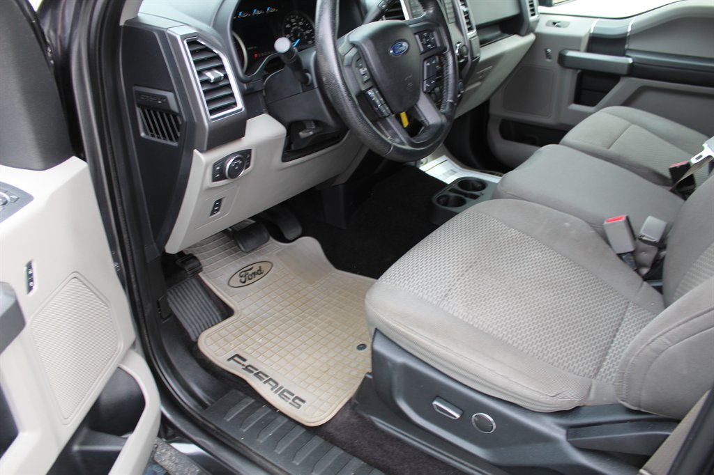 2016 Ford F150 XLT photo