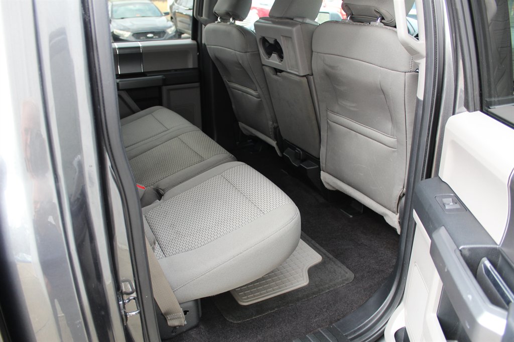 2016 Ford F150 XLT photo