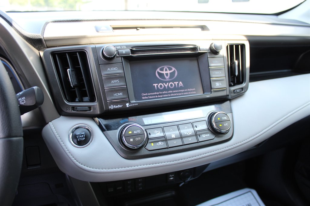 2014 Toyota RAV4 Limited photo