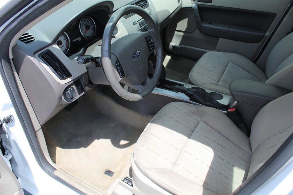2008 Ford Focus SE photo