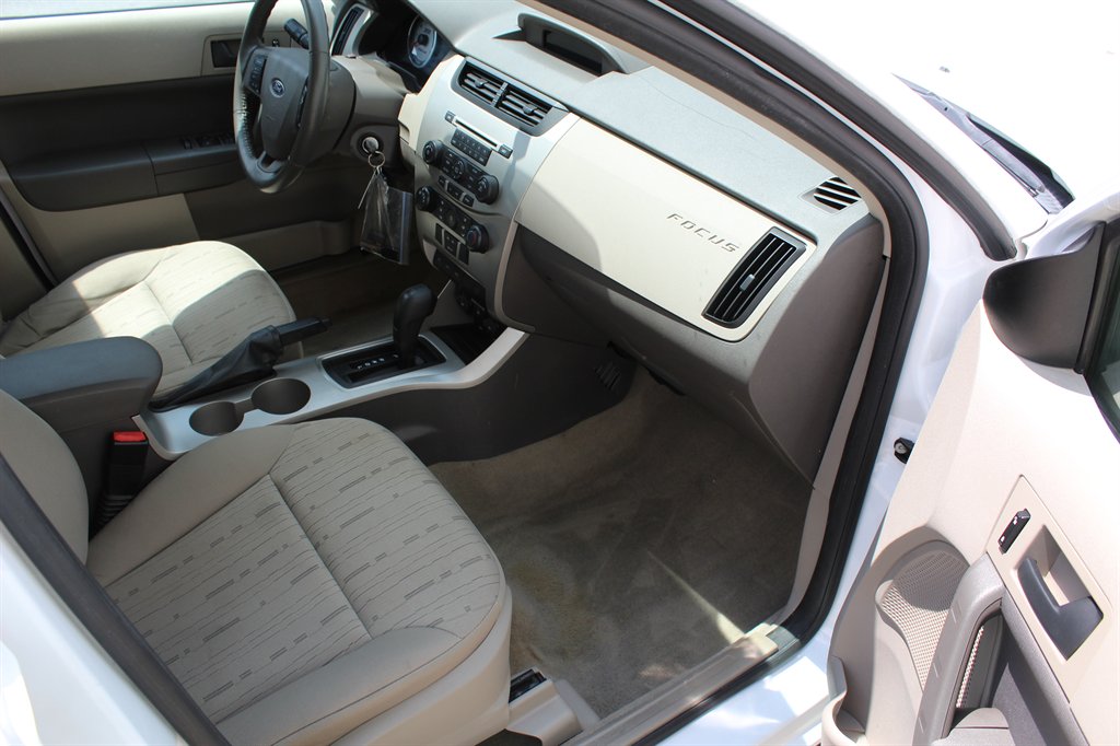 2008 Ford Focus SE photo