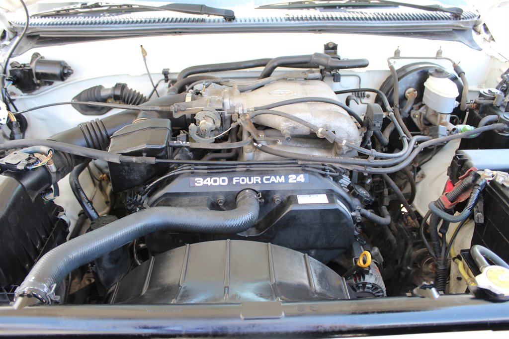 2000 Toyota Tundra SR5 photo