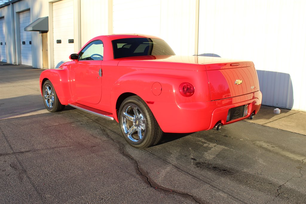 2004 Chevrolet SSR - $23,500