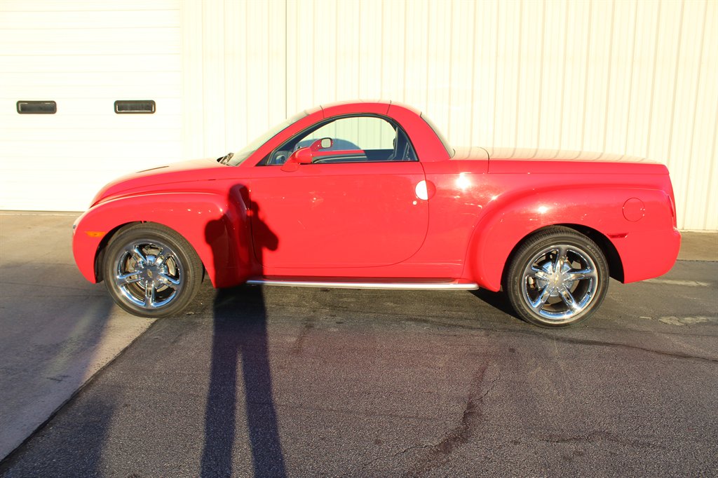 2004 Chevrolet SSR - $23,500