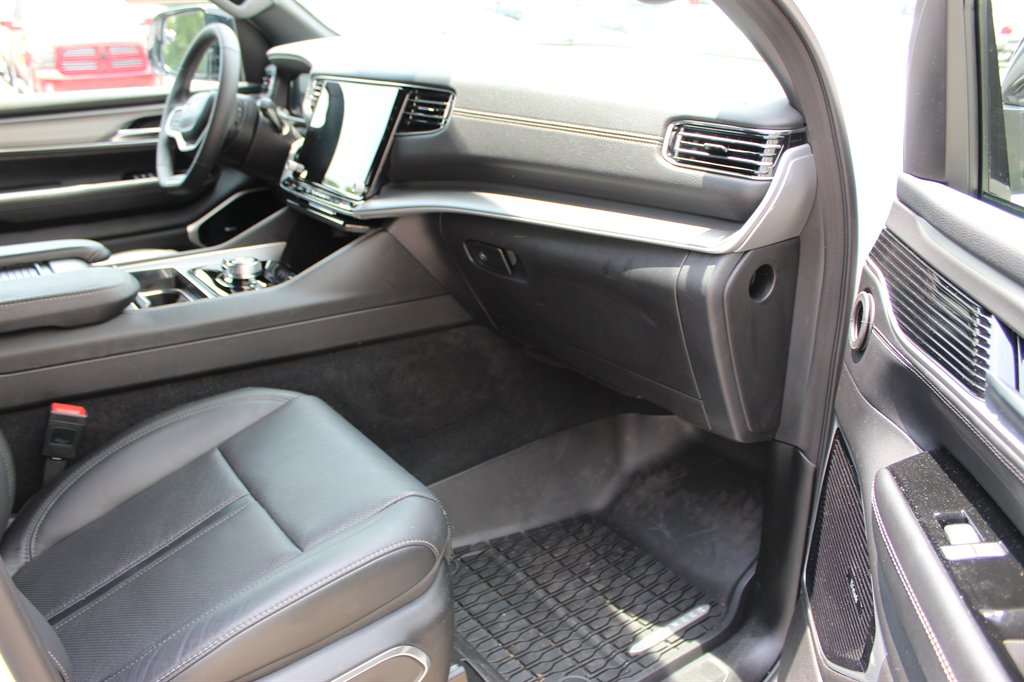 2025 Jeep Wagoneer - $62,950