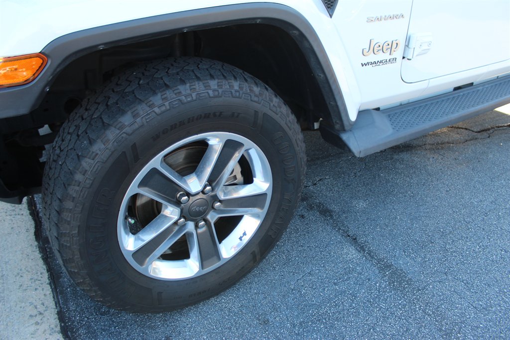 2021 Jeep Wrangler - $22,500
