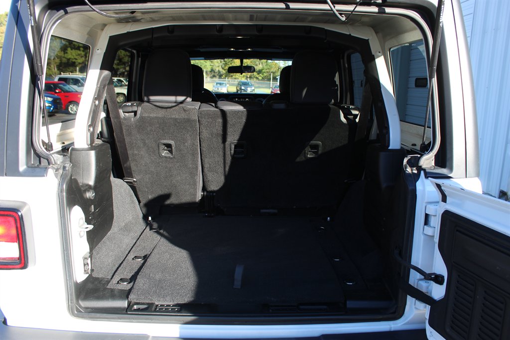 2021 Jeep Wrangler - $22,500