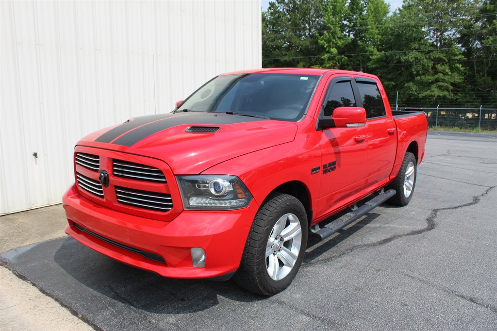2016 Ram 1500 - $17,500