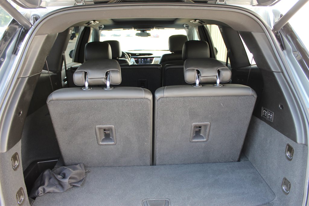 2023 Cadillac XT6 - $35,500