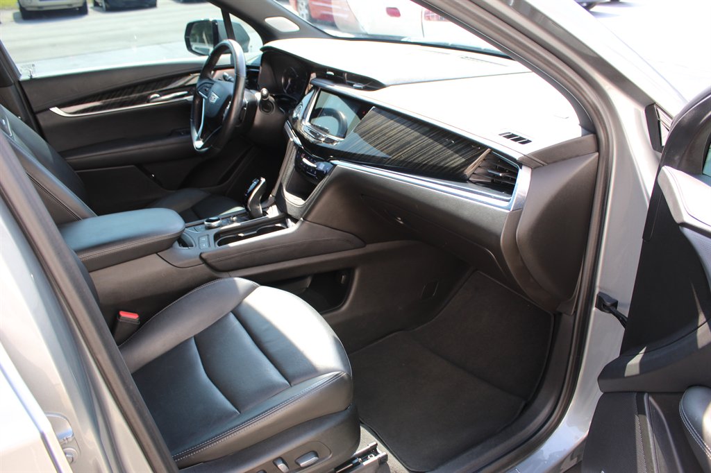 2023 Cadillac XT6 - $35,500