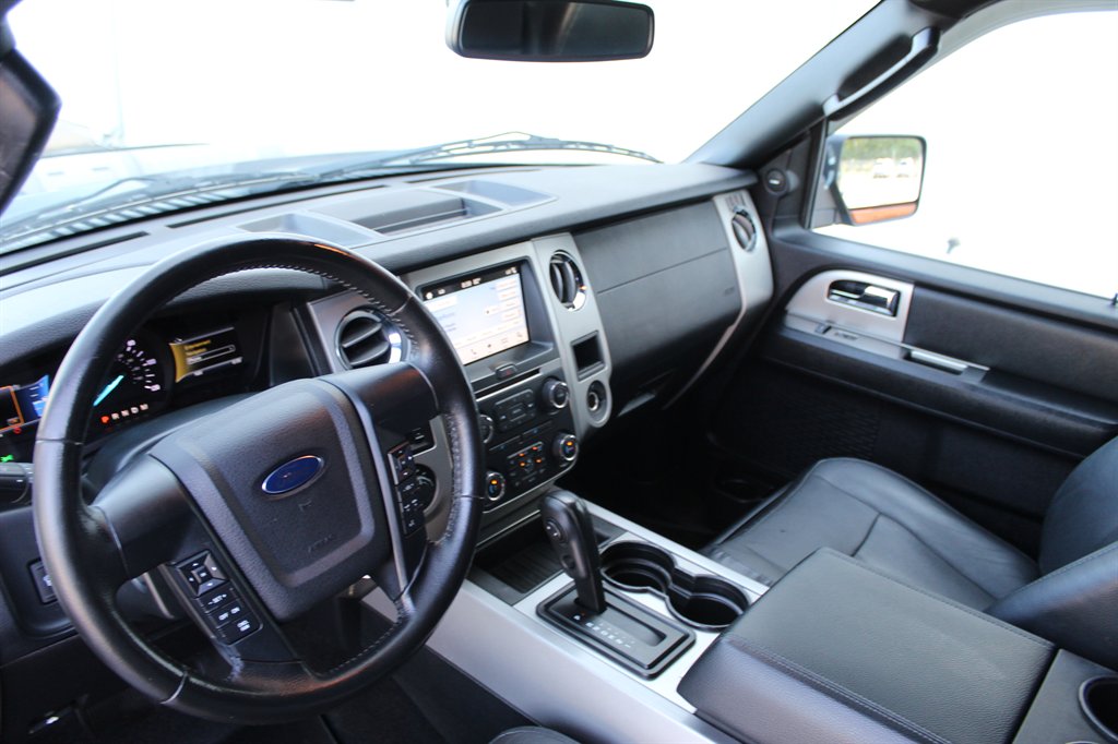 2017 Ford Expedition - $11,500