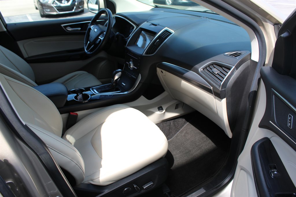 2017 Ford Edge - $12,250
