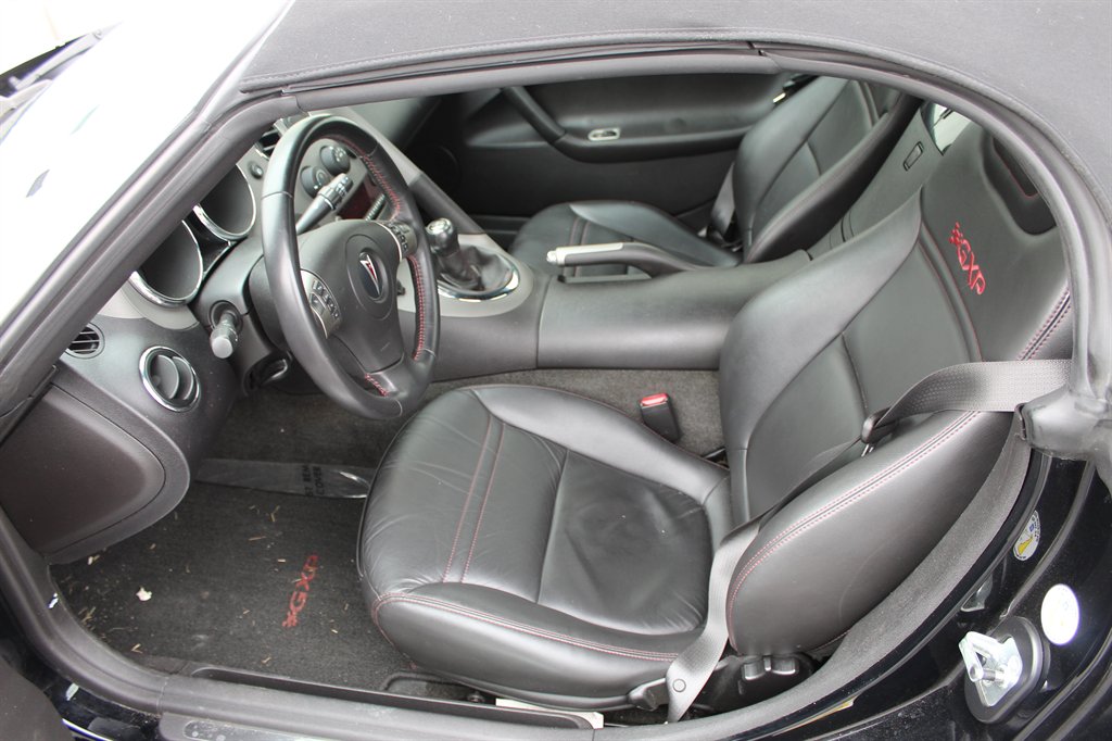 2007 Pontiac Solstice - $14,750