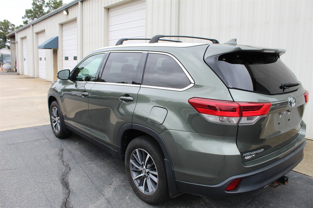 2019 Toyota Highlander - $22,850