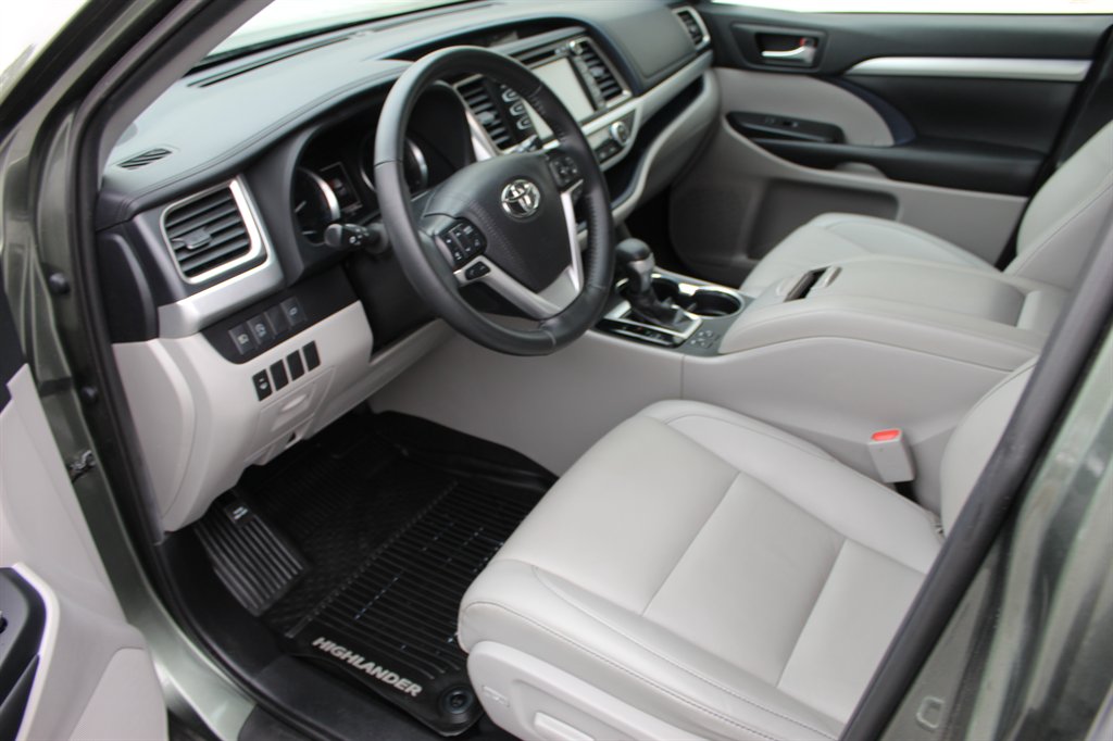 2019 Toyota Highlander - $22,850
