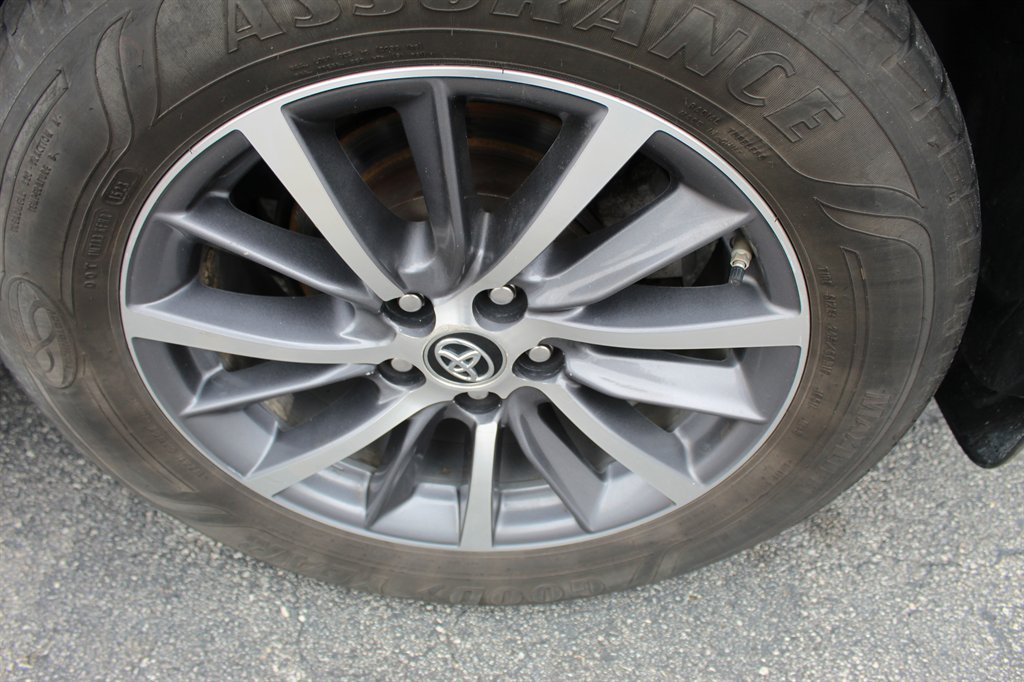 2019 Toyota Highlander - $22,850