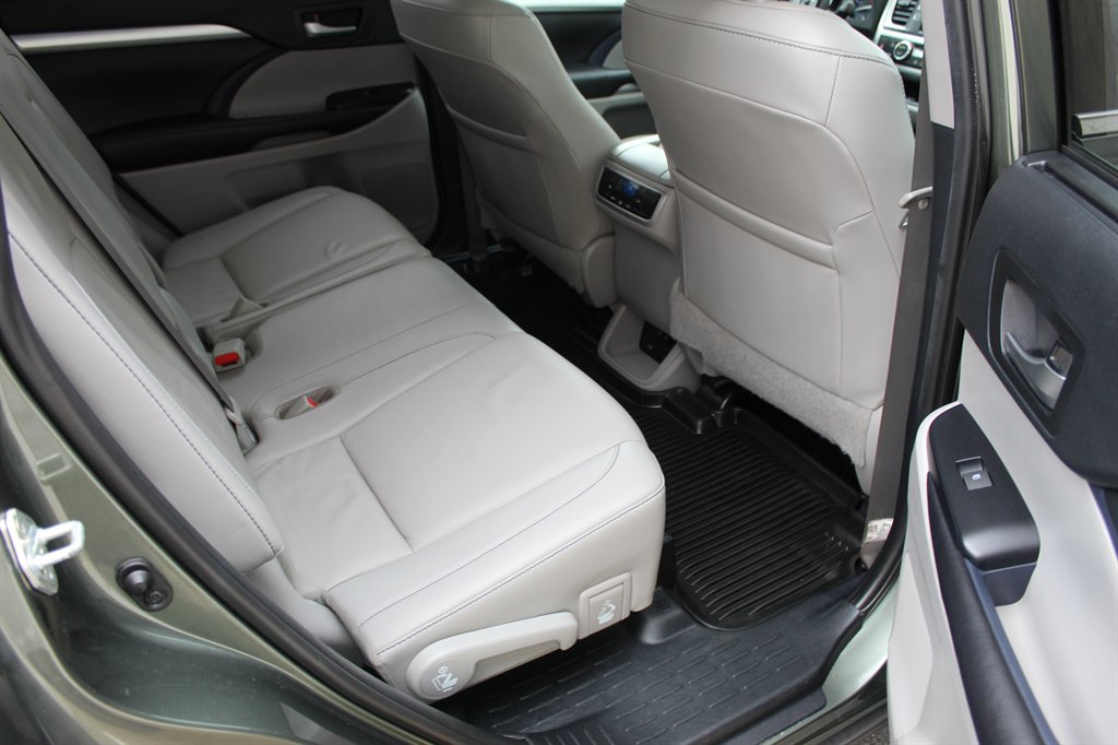 2019 Toyota Highlander - $22,850